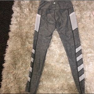 ✨LEG3ND Grey & White Athletic Leggings✨